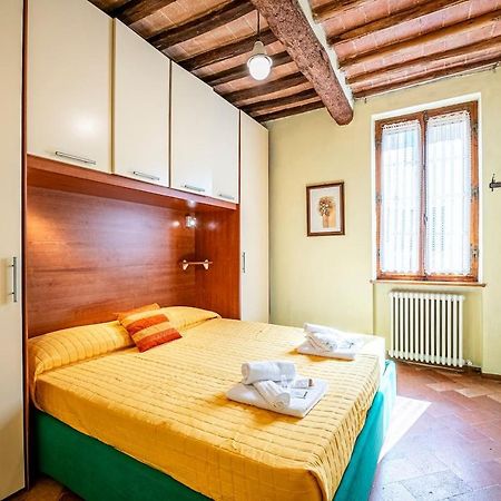 The Sunflower Apartment Siena Bagian luar foto