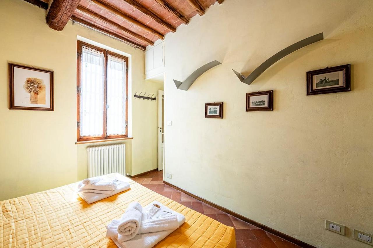 The Sunflower Apartment Siena Bagian luar foto