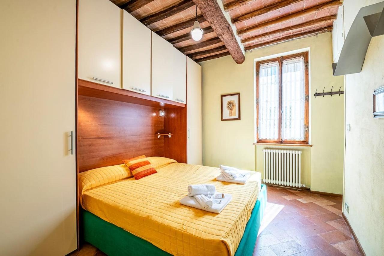 The Sunflower Apartment Siena Bagian luar foto