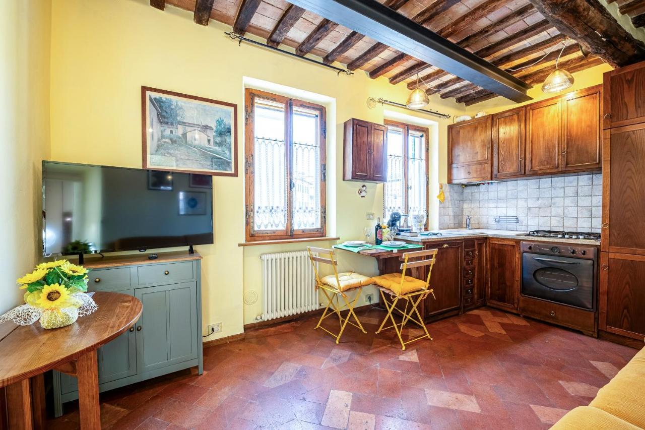 The Sunflower Apartment Siena Bagian luar foto