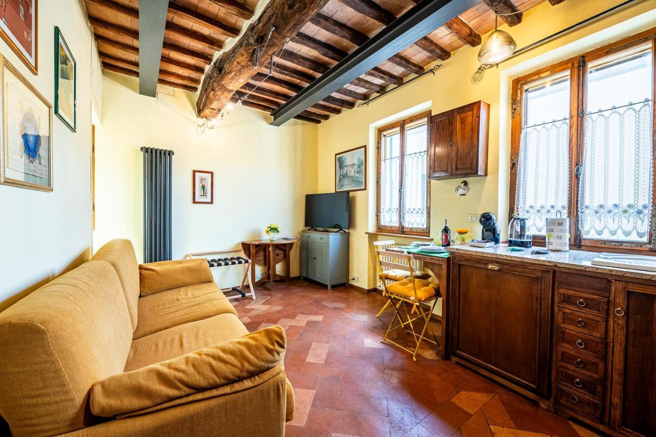 The Sunflower Apartment Siena Bagian luar foto